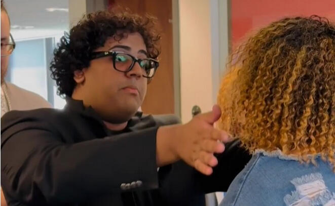 Vamsi is seen here doing a mental magic with an audience member